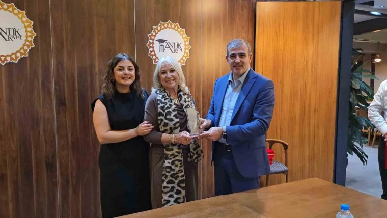 Kocaeli'de Öğrenciler Barış Manço Şarkılarıyla Yarıştı