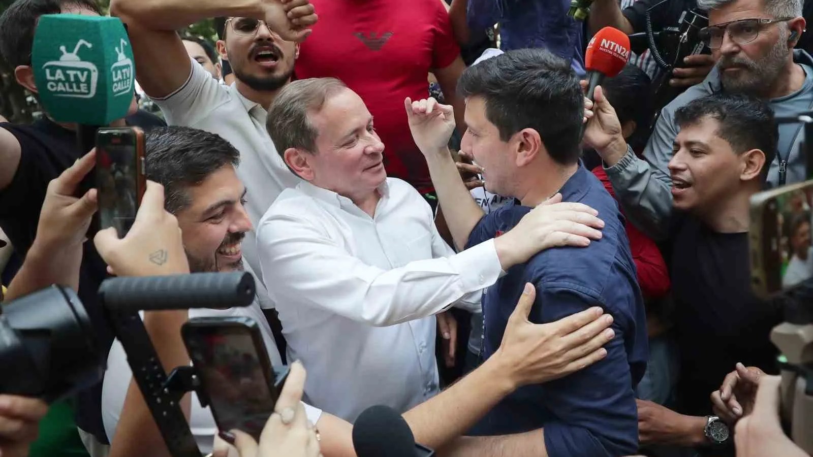 Venezuela'da Muhalif Lider Guanipa Serbest Bırakıldıktan Sonra Kaçırıldı
