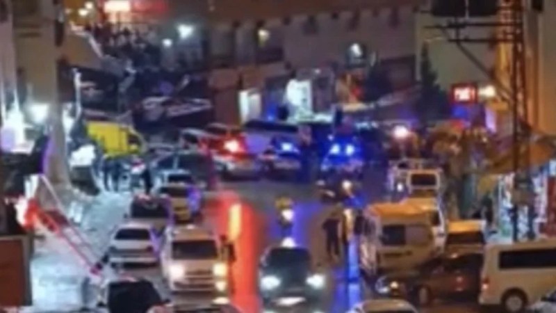 Gaziantep'te Düğün Salonu Önünde Silahlı Saldırı: Genç Ağır Yaralandı