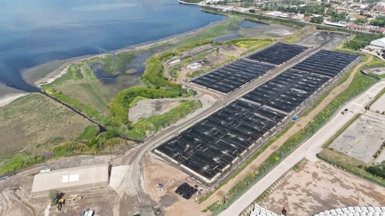 İzmit Körfezi'nde Dev Temizlik: 1 Milyon 750 Bin Metreküp Çamur Çıkarıldı