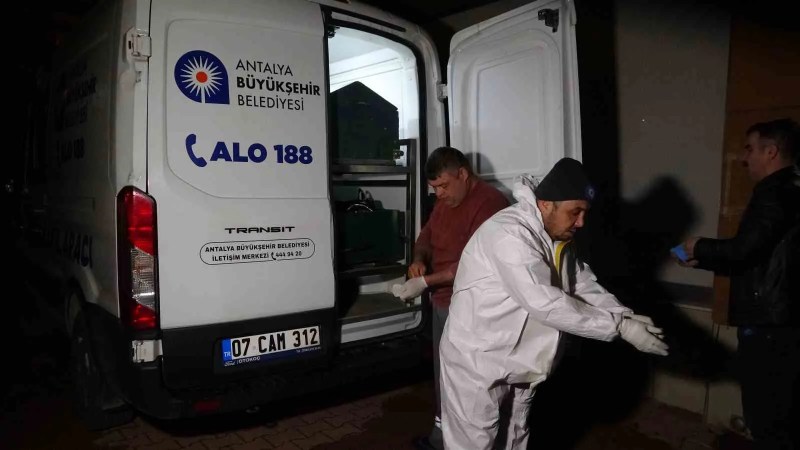 Antalya'da İnternetten Tanıştığı Genç Tarafından Öldürüldü