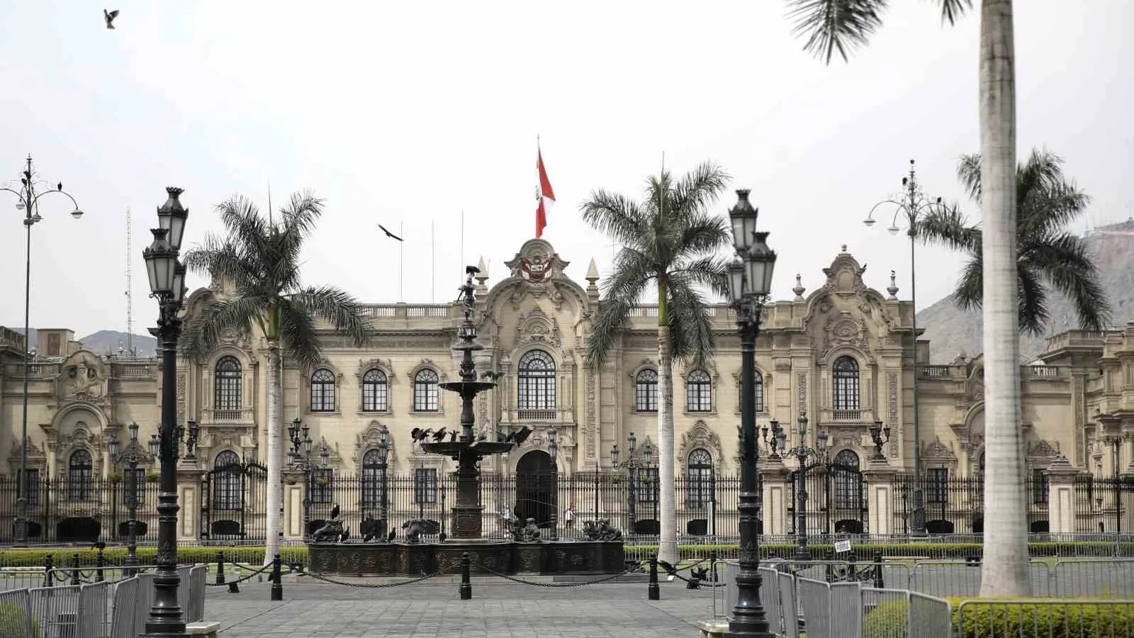Peru Kongresi Devlet Başkanı Jose Jeri'yi Görevden Aldı