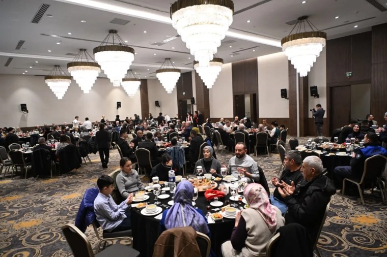 Kartepe'de Ramazan Ayının İlk İftarında Şehit Aileleri ve Gaziler Buluştu