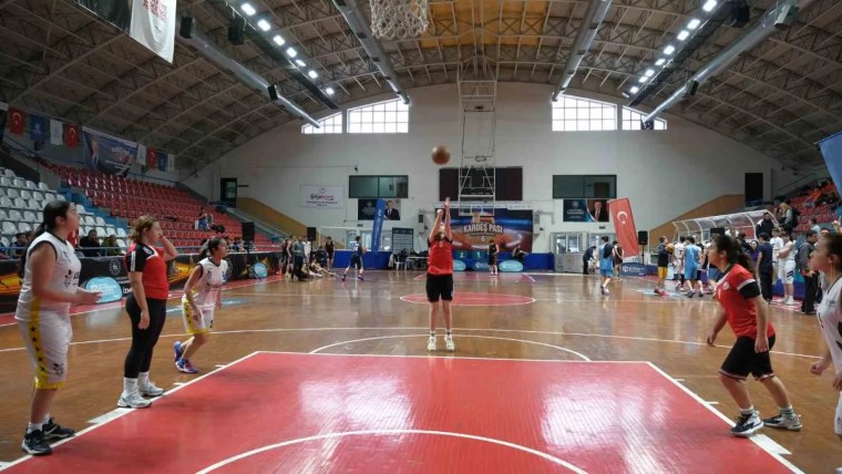 Kardeş Pası Basketbol Şampiyonasında Ödüller Sahiplerini Buldu