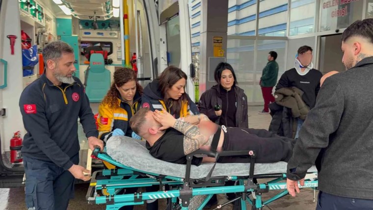 Samsun'da Bıçaklı Kavga Sonucu İki Kişi Yaralandı
