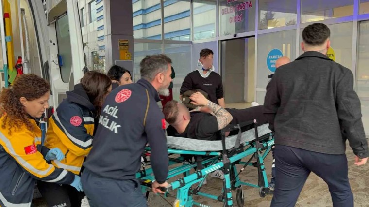 Samsun'da Bıçaklı Kavga Sonucu İki Kişi Yaralandı
