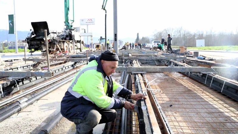 2025'te 19 Milyon Yolcu Taşındı, Raylar Kartepe'ye Uzuyor