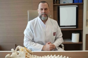 Kapalı Omurga Cerrahisi ile Felç Riski Azaltılabiliyor