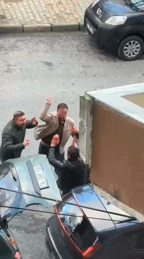 Sultangazi'de Boşanma Aşamasındaki Eşinin Sevgilisine Bıçaklı Saldırı