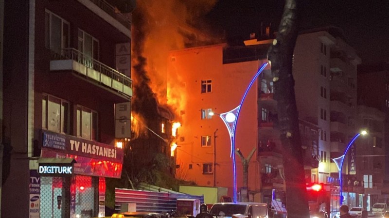 İzmit’in göbeğinde gece yarısı panik!