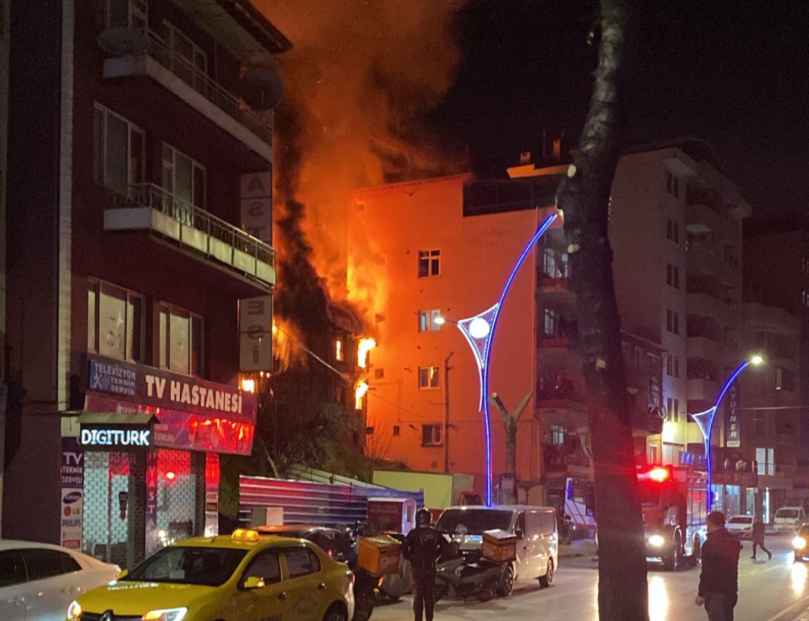 İzmit’in göbeğinde gece yarısı panik!