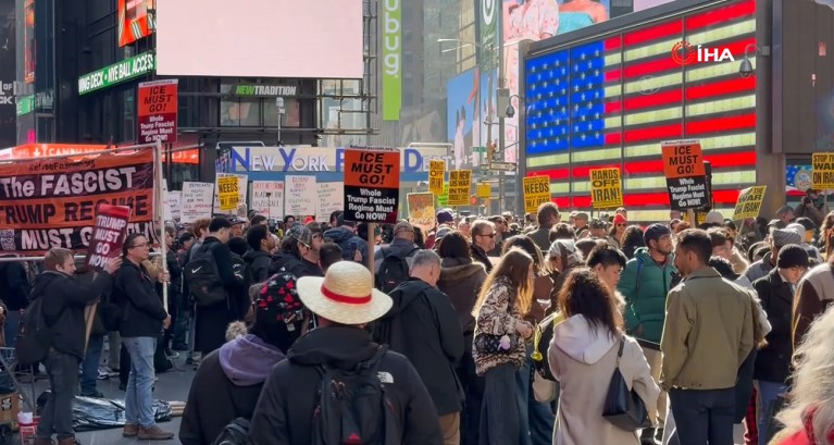ABD ve İsrail’in İran’a Yönelik Saldırıları New York’ta Protesto Edildi