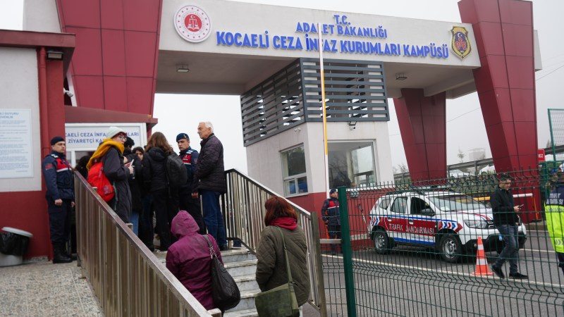 Dilovası’ndaki facia davasında fabrika sahibinin diğer oğlu hakim karşısında: “Kalbim ağrıyor”