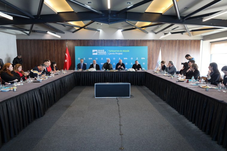 Başkan Büyükakın uluslararası gazetecilerle bir araya geldi