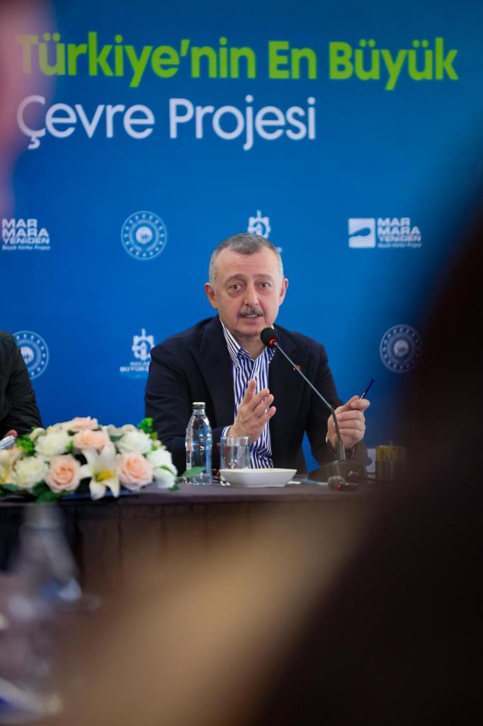 Başkan Büyükakın uluslararası gazetecilerle bir araya geldi