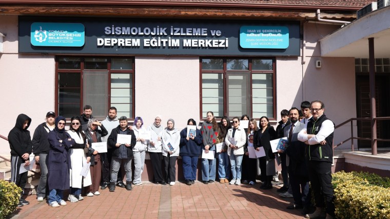 Depremi sınıfta yaşadılar: Beyaz Kalplerden farkındalık dersi