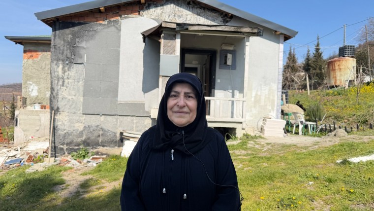 Büyükşehir’den yangın mağduru aileye hayat veren destek