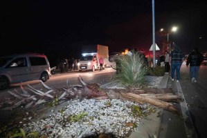 Denizli'de Lüks Araç Yarışta Kontrolü Kaybedip Takla Attı