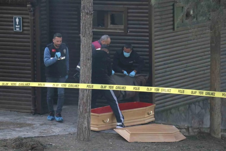 Denizli'de Park Lavabosunda Yaşlı Adam Ölü Bulundu