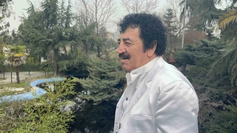 Müslüm Gürses'e Benzeyen Baki Çiçek Gebze'de İlgi Odağı Oldu