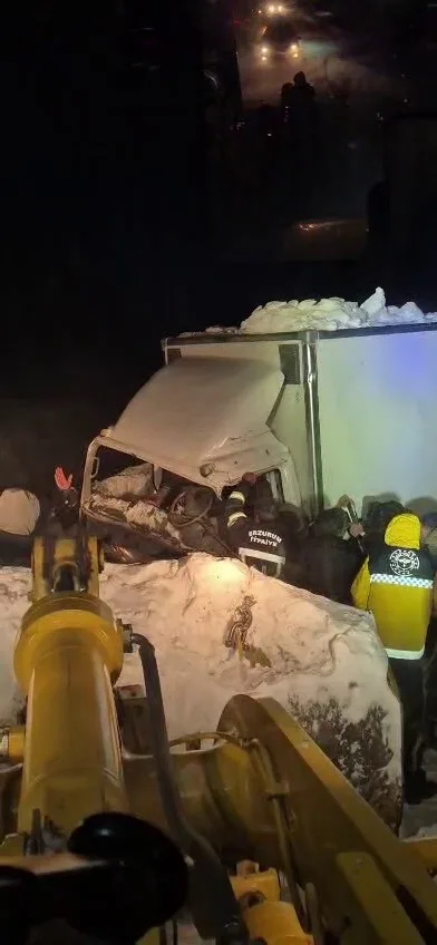 Karayazı'da Yoğun Kar Yağışı Kazaya Neden Oldu: 1 Ölü