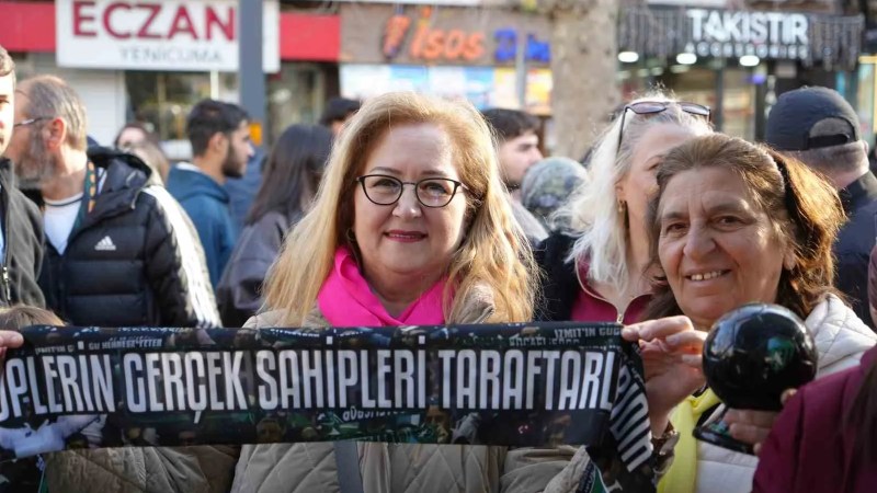 Kocaelispor Kadınlar Günü'nde Hediye Çarkı Etkinliği Düzenledi