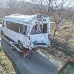 Afyonkarahisar'da Tır Minibüse Çarptı: 11 Kişi Yaralandı