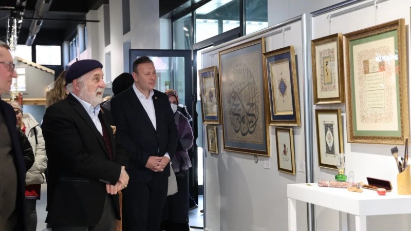 Kartepe'de Ebru Sanatı Üzerine Söyleşi Düzenlendi