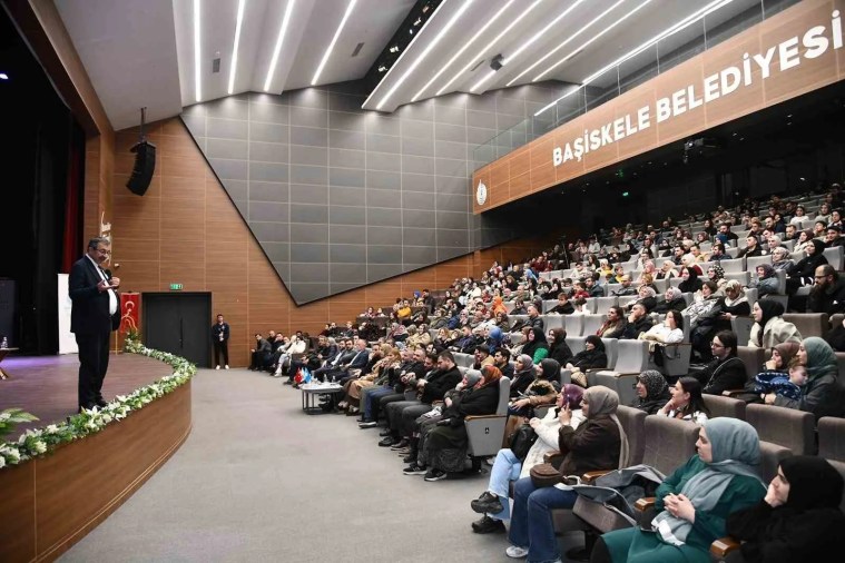Hayati İnanç Başiskele'de Zamanın Kıymetini Anlattı