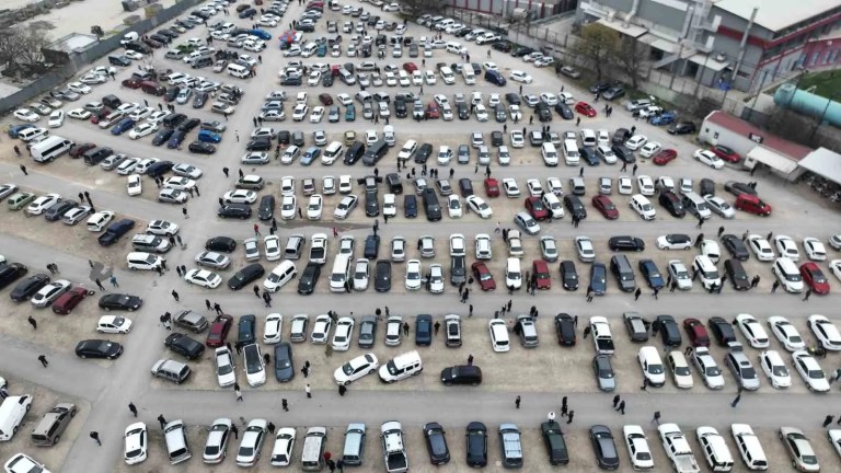 İkinci El Oto Pazarında Bayram Öncesi Durgunluk