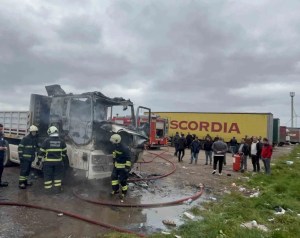 Tekirdağ'da Park Halindeki Tır Yangını