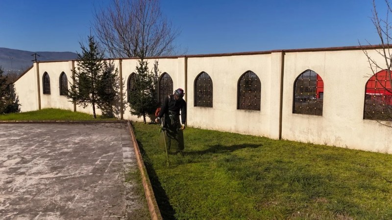 Kartepe'de Bayram Öncesi Camilerde Temizlik Çalışması Yapıldı