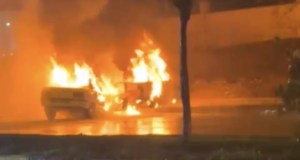 Gaziantep'te İki Otomobil Çarpıştı ve Alev Aldı