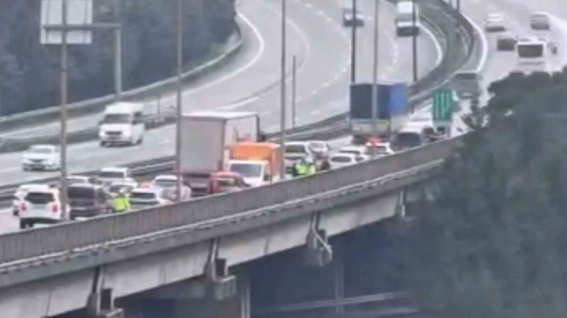 İzmit'te Trafik Kazası: 8 Kişi Yaralandı