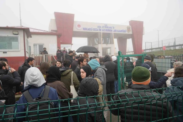 Kocaeli'de Yedi Kişinin Hayatını Kaybettiği Fabrika Yangını Davası Başladı