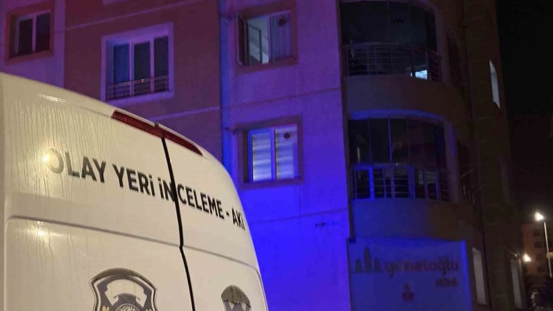 Kayseri'de İkinci Kattan Düşen Kadın Hayatını Kaybetti