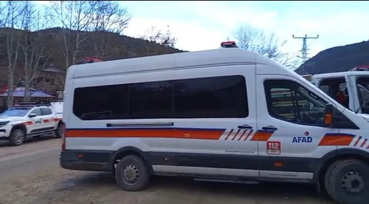 Cep Telefonu Elinden Alınan 13 Yaşındaki Kız Evden Kaçtı