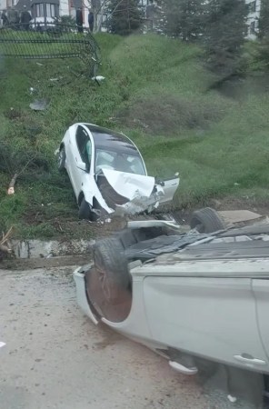 Elektrikli Araç İzmit'te Otoparkı Savaş Alanına Çevirdi