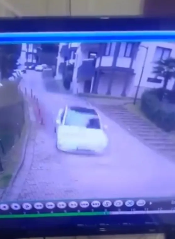Elektrikli Araç İzmit'te Otoparkı Savaş Alanına Çevirdi