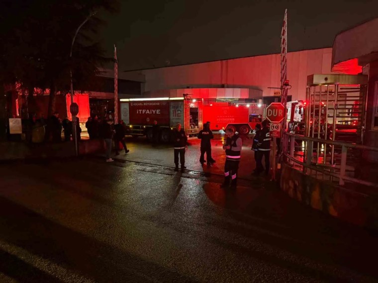 Raf İmalatı Yapan Fabrika Yangında Büyük Hasar Gördü