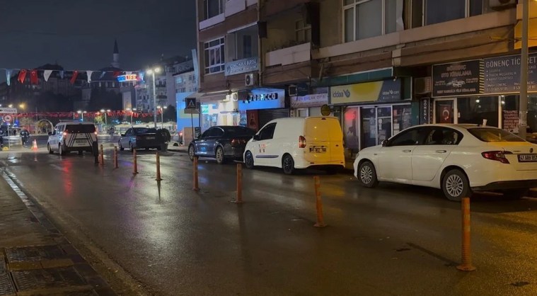 Kocaeli'de Bıçaklanan Genç Dükkana Sığındı