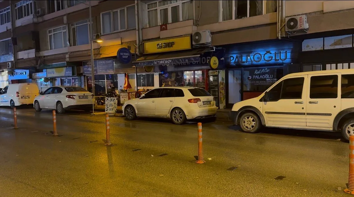 Kocaeli'de Bıçaklanan Genç Dükkana Sığındı