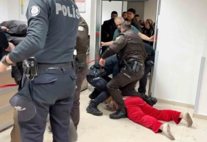 Aksaray'da Olaylı Gece: Anne ve Oğul Gözaltında