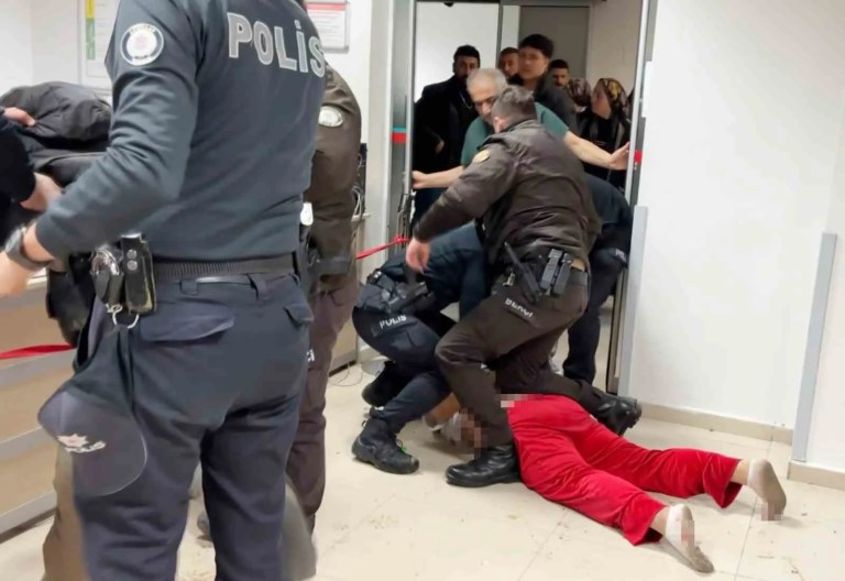 Aksaray'da Olaylı Gece: Anne ve Oğul Gözaltında