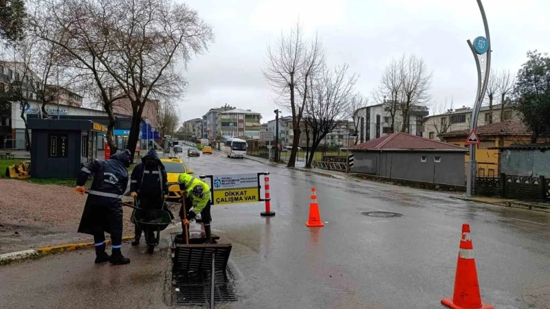 Kocaeli'de Su Baskınlarına Karşı Temizlik Çalışmaları Devam Ediyor