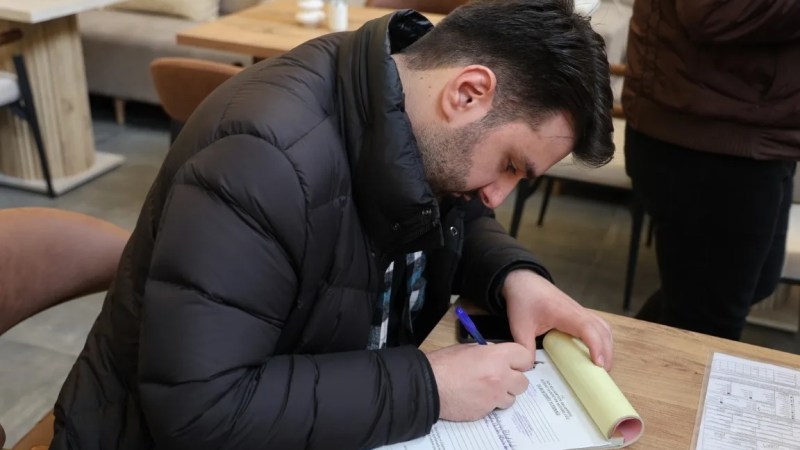 Kartepe'de İşletmelere Yönelik Ruhsat Denetimleri Sürüyor