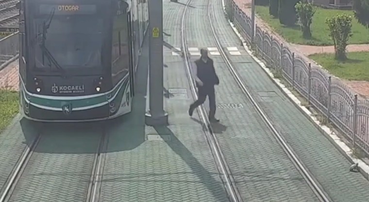 Kocaelili vatman dünyanın diline dolandı!