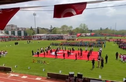 Kocaeli’de 23 Nisan kutlamasında olay yaratan görüntü!