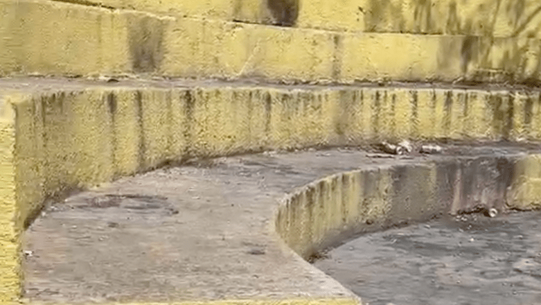 Gültepe İlköğretim Okulu’nun yanındaki park tedirgin ediyor!