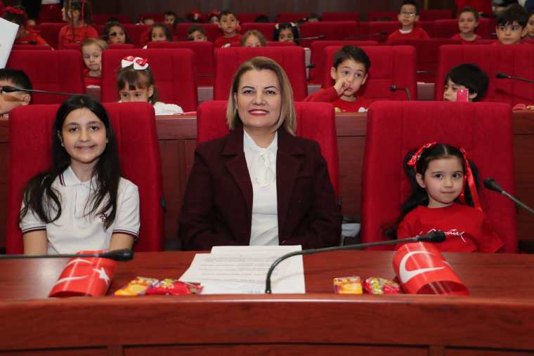 İzmit’te meclisi çocuklar yönetti